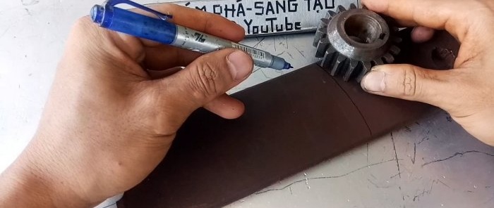 Paano gumawa ng mga heavy-duty na tin snip mula sa isang lumang spring ng kotse