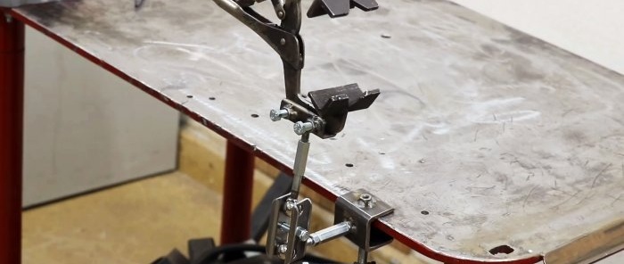 Come realizzare un terzo braccio per lavori di installazione e saldatura da materiali di scarto
