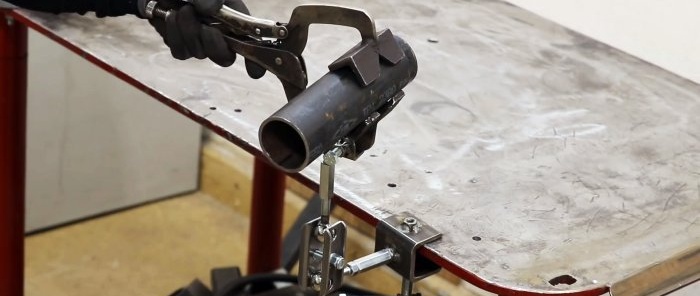 Comment fabriquer un troisième bras pour les travaux d'installation et de soudage à partir de matériaux de récupération