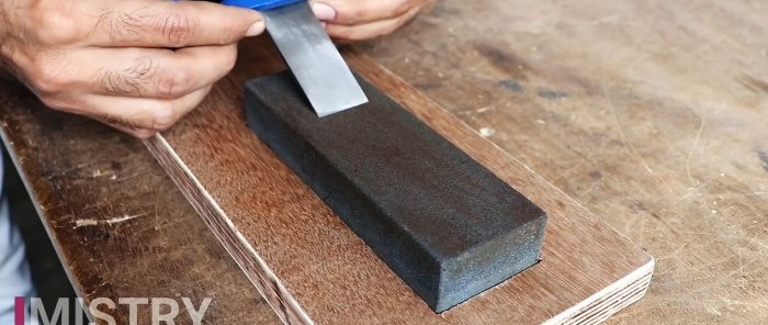 How to make a convenient jig for sharpening chisels