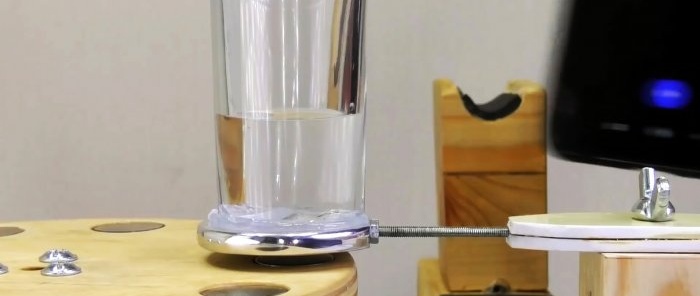 Ako uvariť vodu pomocou magnetov
