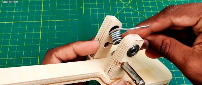 De eenvoudigste machine voor het puntlassen van condensatoren met uw eigen handen