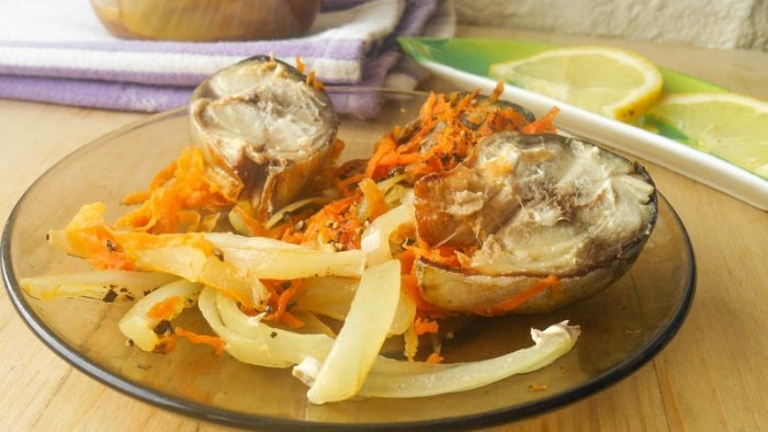 Cavala em pote com legumes no micro-ondas em apenas 15 minutos