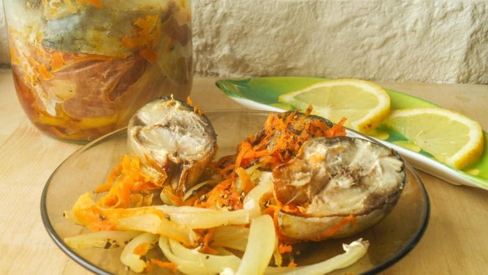 Mackerel in a jar with vegetables in the microwave in just 15 minutes