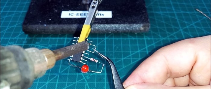 Elementary hidden wiring detector on a microcircuit