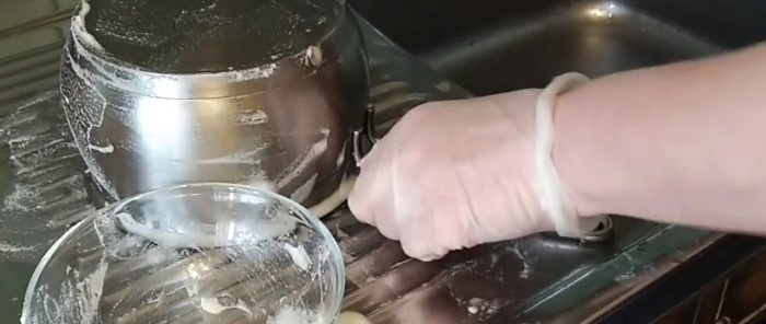 How and with what to quickly clean stains from stainless steel dishes