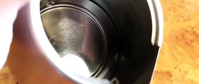 How and with what to quickly clean stains from stainless steel dishes