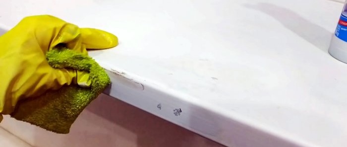 Πώς να πλύνετε ένα πλαστικό περβάζι παραθύρου από κίτρινους λεκέδες κόλλας και άλλους ρύπους