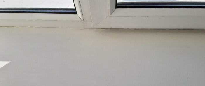 Comment laver un rebord de fenêtre en plastique des taches de colle jaune et d'autres contaminants