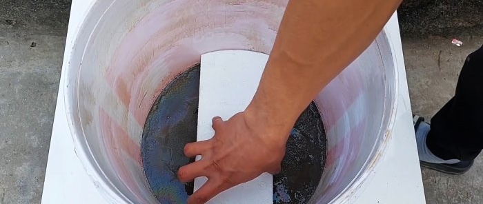 Comment fabriquer un poêle sans fumée avec du ciment et quelques seaux en plastique