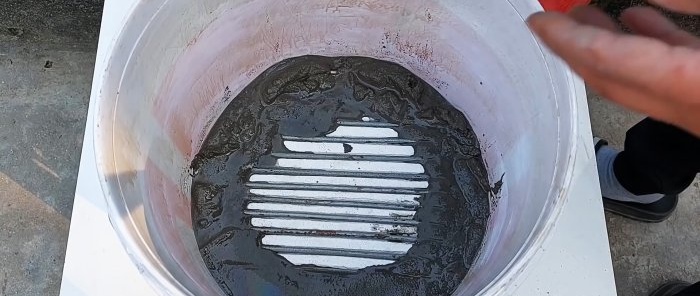 How to make a smokeless stove using cement and a couple of plastic buckets