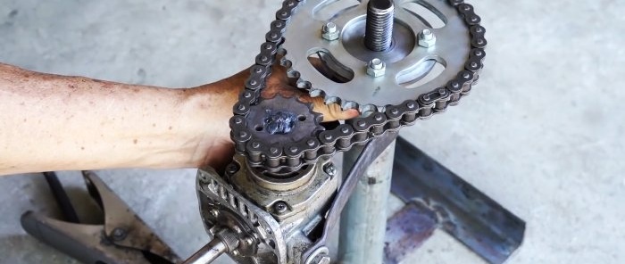 Paano gumawa ng jack mula sa isang motorbike chain grinder gearbox at sprockets