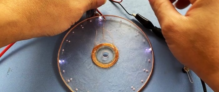 Как да си направим LED часовник с безжична подсветка на стрелките и циферблата