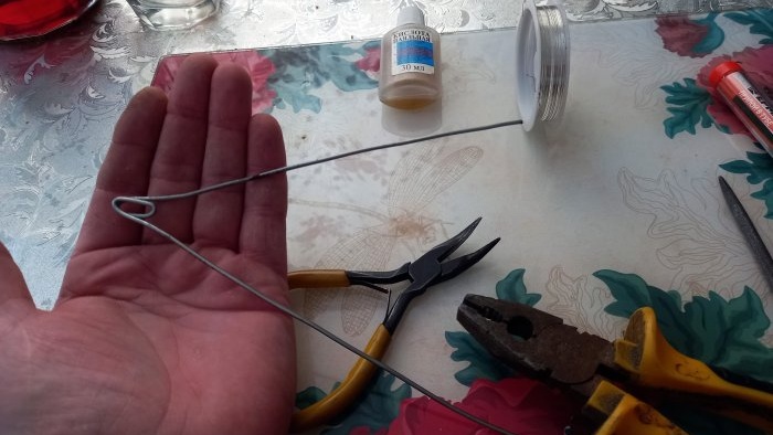 How to make a self-hooking device for fishing with a fishing rod