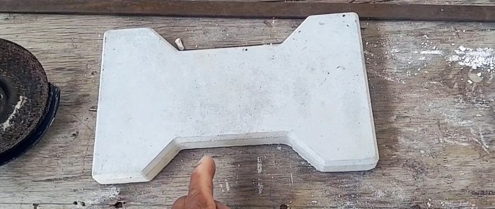 Kā izveidot zīmogu un reljefu zem bruģakmens plāksnēm uz betona