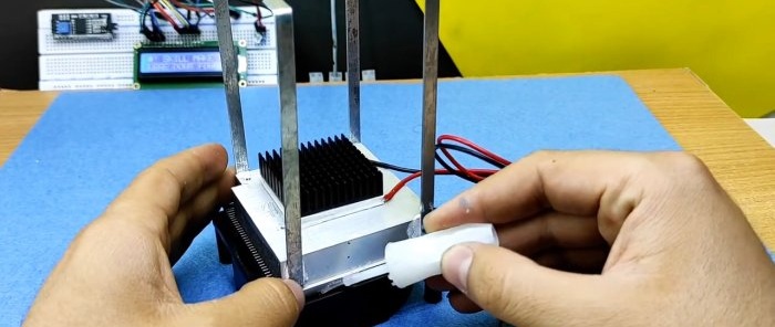كيفية صنع مولد كهربائي حراري وشحن هاتفك باستخدام حرارة الشمعة