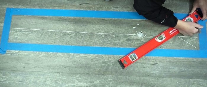 So ersetzen Sie eine Laminatplatte, ohne den gesamten Boden zu entfernen