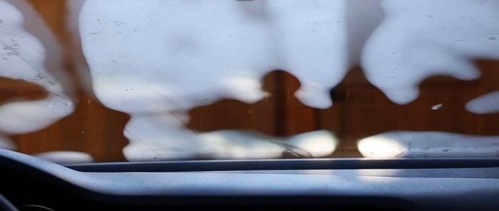 Une façon scientifique de sécher les vitres et l'intérieur de la voiture de la condensation 2 à 3 fois plus rapidement.