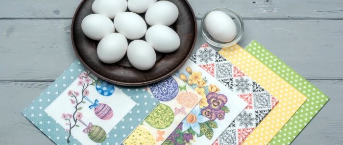 Without stickers and dyes, a cheap way to decorate eggs for Easter. Anyone can do it