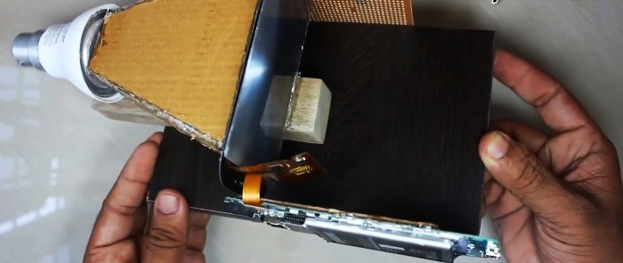 How to make a projector from an old smartphone