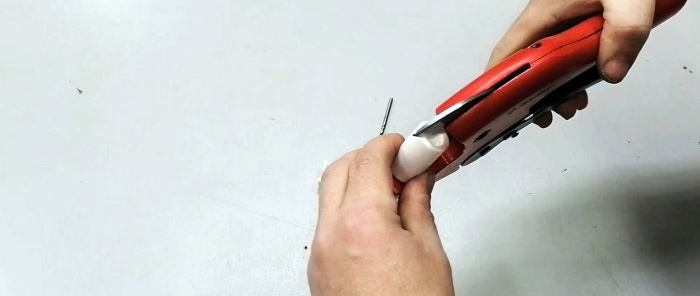 Cum să extinzi funcționalitatea bateriei cu un uscător de casă în 15 minute