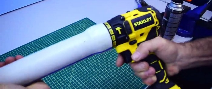 How to make a high-altitude hedge trimmer from a grinder gearbox and a screwdriver