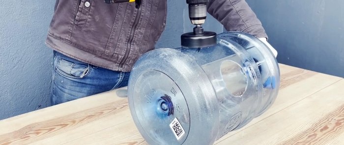 Jak zrobić trwały automatyczny poidło i karmnik dla drobiu z butelek PET