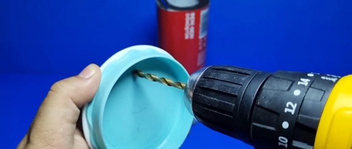 Hoe maak je een zaklamp die op water werkt?