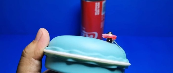 Comment fabriquer une lampe de poche qui fonctionne à l'eau