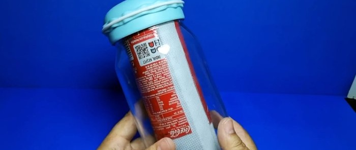 Како направити батеријску лампу која ради на води