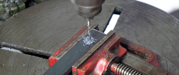 Как да направите механизирана машина за тъкане на верижна мрежа от скрап материали