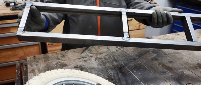 Como fazer uma scooter elétrica simples baseada em uma bicicleta infantil