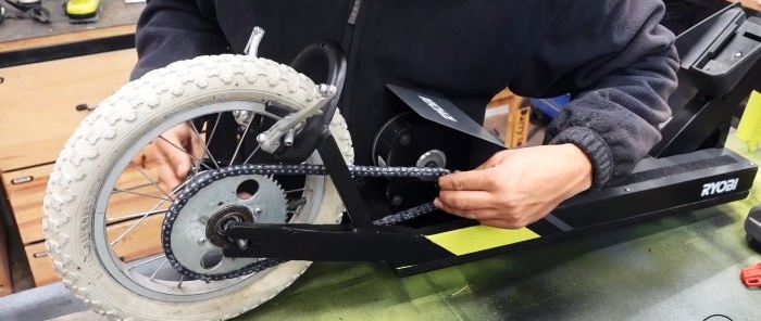 איך להכין קורקינט חשמלי פשוט המבוסס על אופניים לילדים