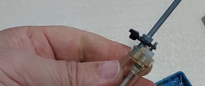 Hoe maak je een soldeerbrander van een gewone aansteker?