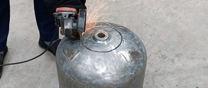 2 sa 1 oven mula sa isang lumang gas cylinder na may oven at kalan para sa pagluluto