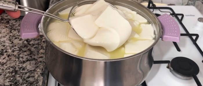 Recipe para sa malambot na brine cheese na may pinakamababang halaga ng mga sangkap