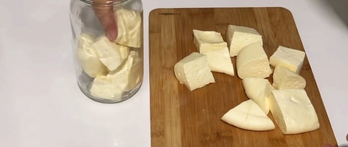 Receita de queijo de salmoura tenro com quantidade mínima de ingredientes