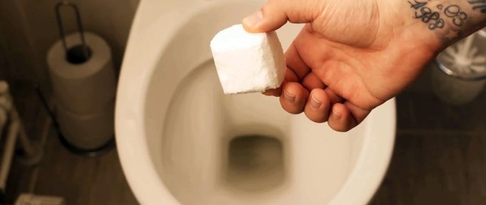 Hausgemachte Lösung zum Reinigen der Toilette von Kalkablagerungen und Flecken