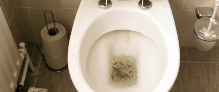 Penyelesaian buatan sendiri untuk membersihkan tandas dari deposit kapur dan kotoran
