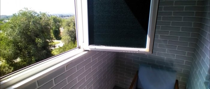 Comment protéger un balcon ou une pièce des rayons directs du soleil pendant la chaleur estivale à l'aide d'une moustiquaire