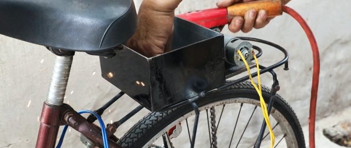 Wie man einen Elektroantrieb für ein Fahrrad ohne Elektronik baut