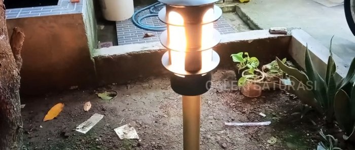 كيفية صنع مصباح حديقة حديث مقابل أجر ضئيل من الأنابيب البلاستيكية
