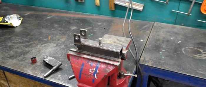 Skuter motor diperbuat daripada basikal dan enjin pemotong