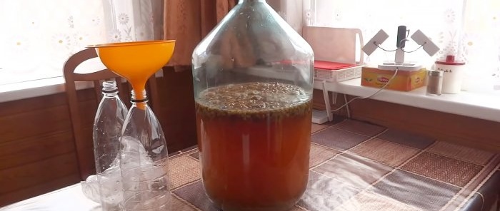 The most popular recipe for homemade kvass made from black bread