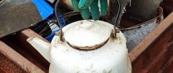 Fantastisk idé: hvordan man laver et bærbart komfur ud af en gammel kedel
