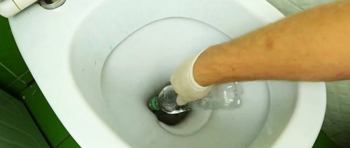 How to easily remove limescale from a toilet without special tools