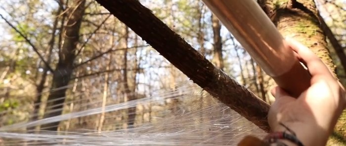 Wie man aus Plastikfolie eine Hütte baut, um im Sommer vor schlechtem Wetter und im Winter vor starkem Frost zu schützen