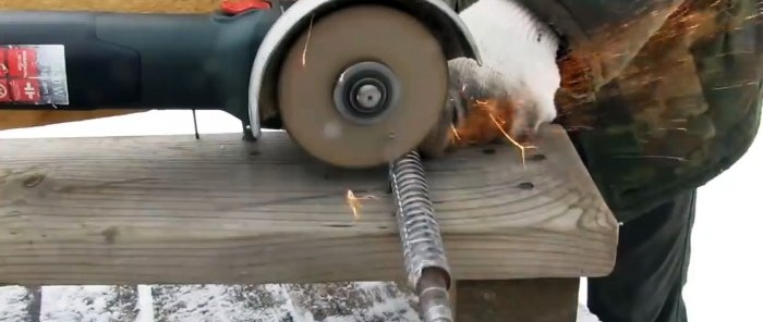 Jak vyrobit vodící šroub pro svěrák z tyče bez soustruhu