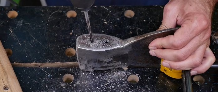 Cómo colocar de forma segura un hacha en el mango de un hacha sin cuñas Sistema americano