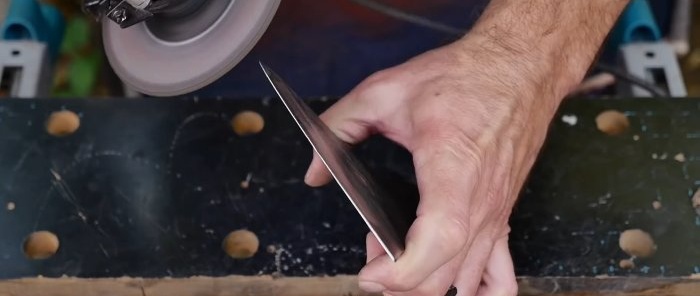 Cómo colocar de forma segura un hacha en el mango de un hacha sin cuñas Sistema americano